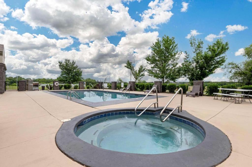 Best Western Locust Grove Inn And Suites Εξωτερικό φωτογραφία